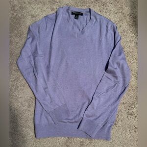 Men’s gently used Banana Republic sweater. Size small, lavender color.